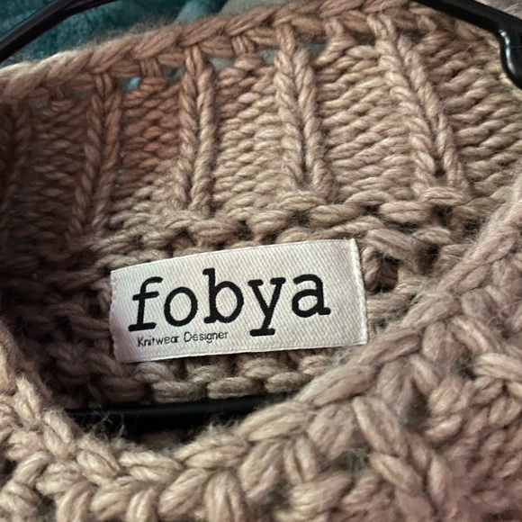 Women’s Fobya chunky knit oversized sweater - Picture 3 of 3